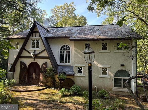 132 E Dark Hollow Rd