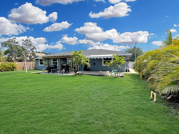 5th image of 1425 SW Algardi Lane