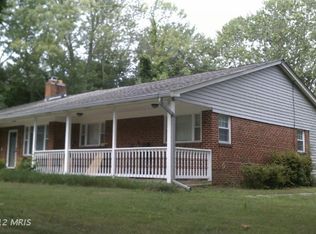 20109 Redrose Dr, Sterling, VA 20165