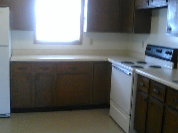4th image of 1026 Eisenhower Cir APT 3