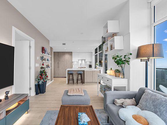 3rd image of 6080 McKay Ave #3304