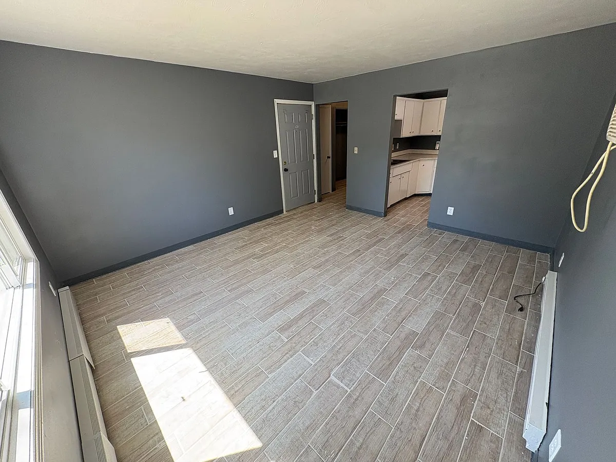 Building Photo - 1212 E