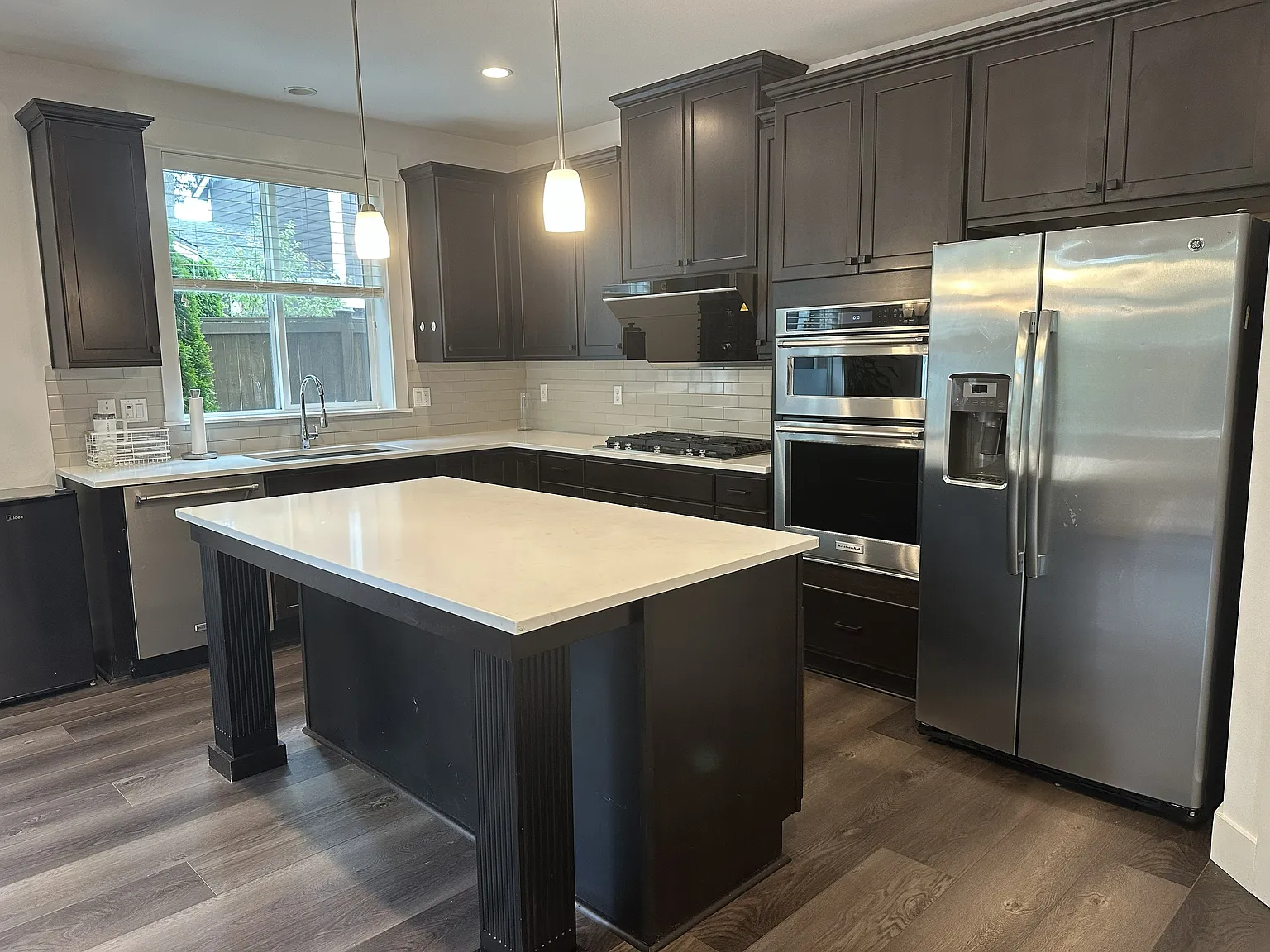 4 bed, 2.5 bath, 1915 sqft, $3,495 — Photo 4