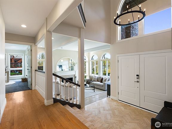 5th image of 4550 49th Avenue NE