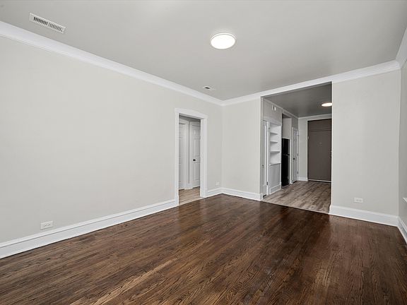 5th image of 6207 S Maplewood Ave Unit 1