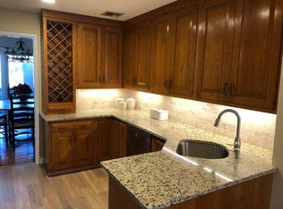 141 Oldwoods Ct, Mahwah, NJ 07430