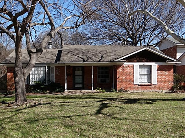 1st image of 734 Dumont Dr
