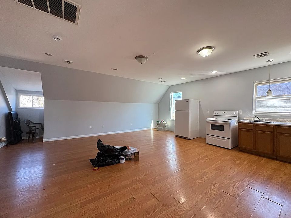1st image of 325 S Orange Ave #3A
