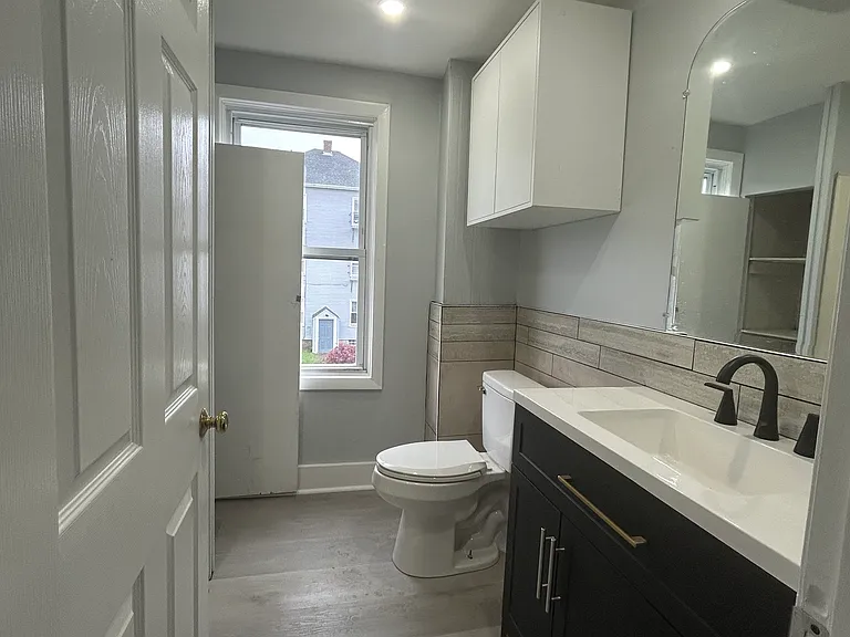 90 Quequechan St #2 — Photo 7