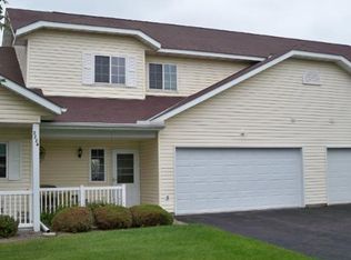 2884 Long Lake Dr, Stillwater, MN 55082