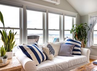 8 Haverhill Ave, Hampton, NH 03842