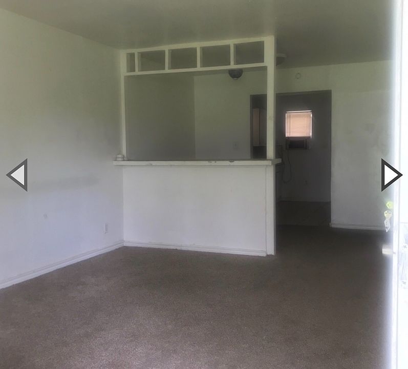 2nd image of 8122 Autumn Ln #E