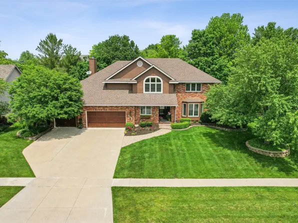 14091 Willow Dr, Clive, IA 50325