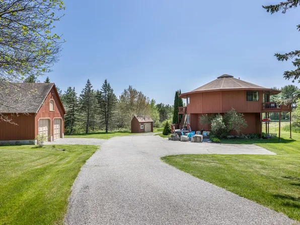 17 Old County Road, Freeport, ME 04032