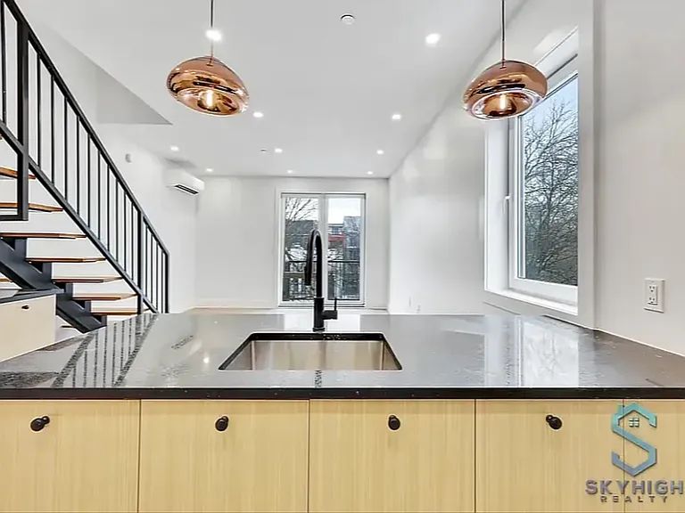 1696 Pacific St #PENTHOUSE — Photo 6