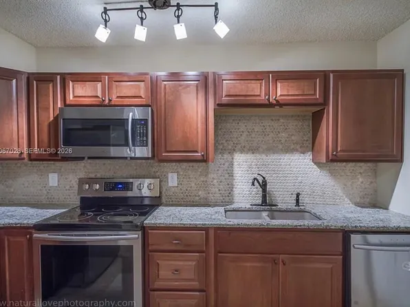233 SE 11th Ave #233, Pompano Beach, FL 33060