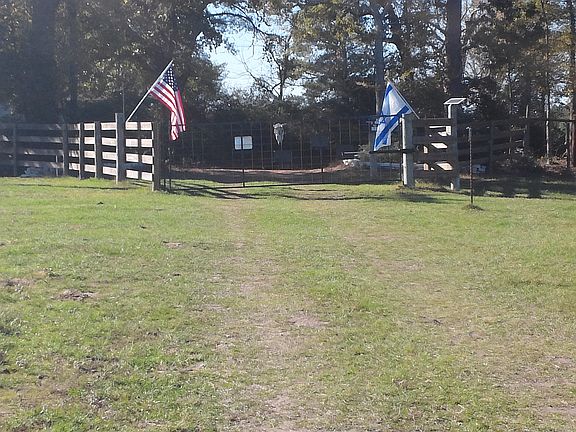 Entrance w/solar gate