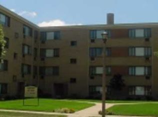 4925 Crain St APT 2C, Skokie, IL 60077