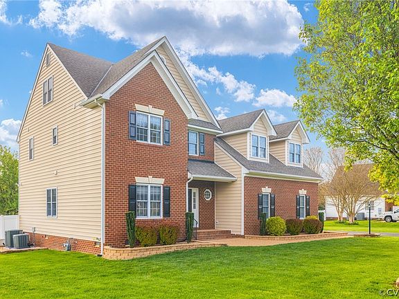 3rd image of 7222 Ancient Oak Dr