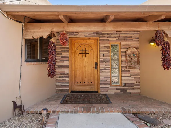 4068 Dietz Farm Cir NW, Los Ranchos De Albuquerque, NM 87107