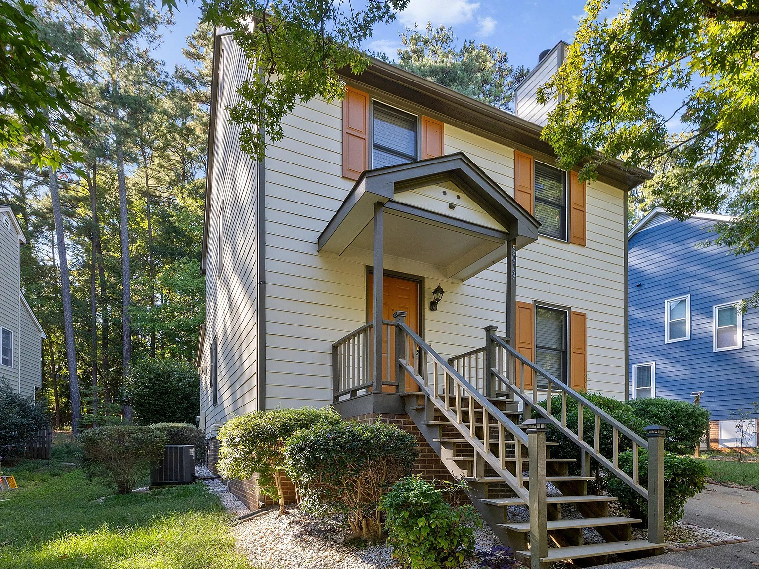 3 bed, 2.5 bath, 1309 sqft, $2,000 — Photo 4
