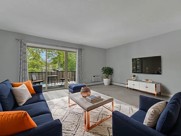 129 Fair St APT 10, Traverse City, MI 49686