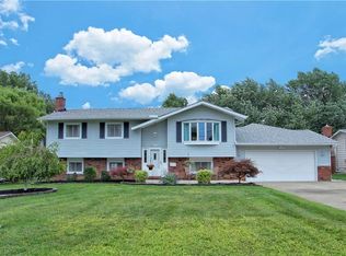 6155 Maplewood Rd, Mentor, OH 44060