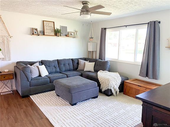 3rd image of 1493 Oshaughnesy Dr