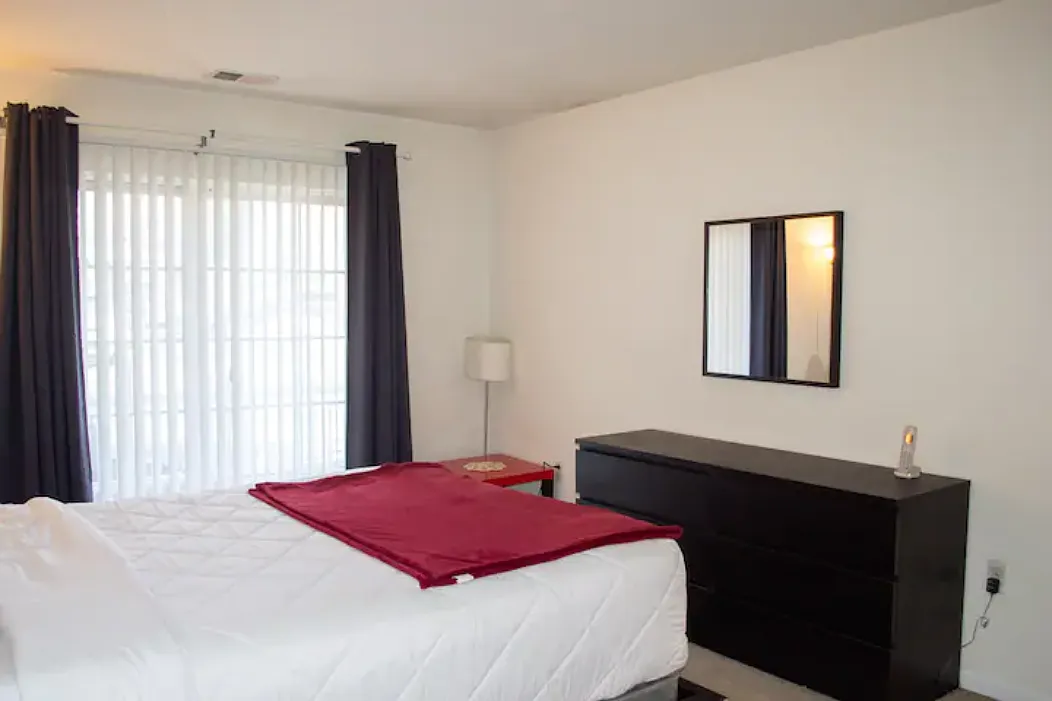 889 Green Street - 1 — Photo 4