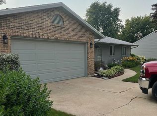 704 Kelley Dr, Rochelle, IL 61068