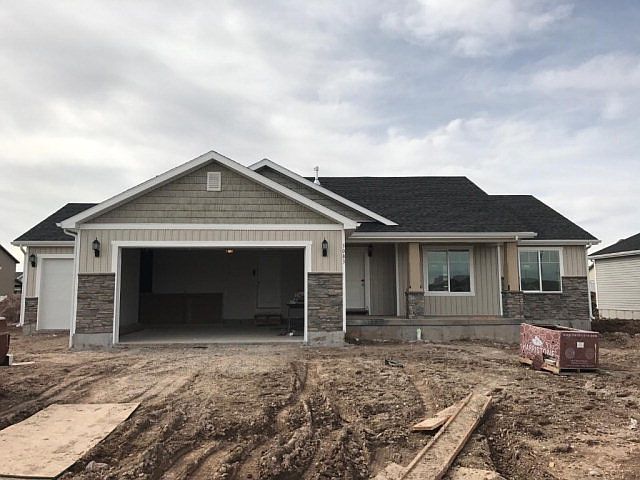 1st image of 3083 N Lucina Ave