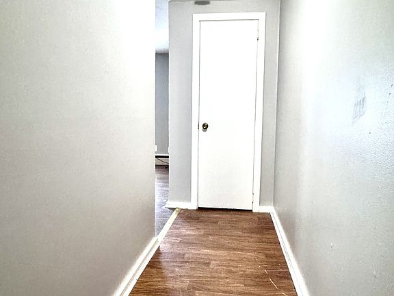 3rd image of 70 Harvey Ave