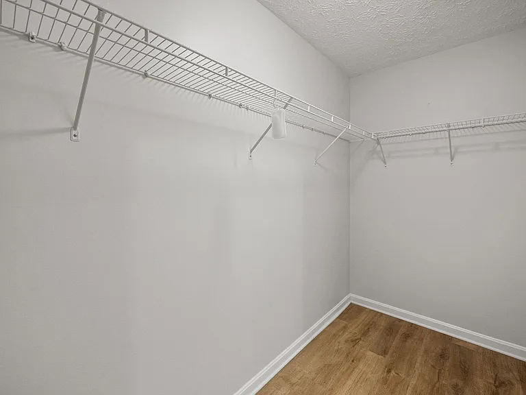 10945 Symington Cir — Photo 32