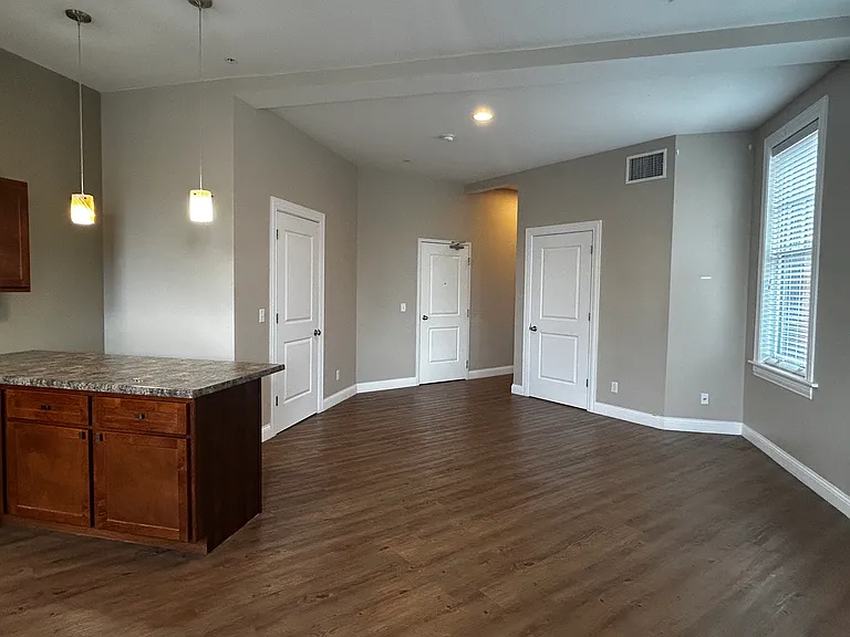 730 N Main St #201 — Photo 14