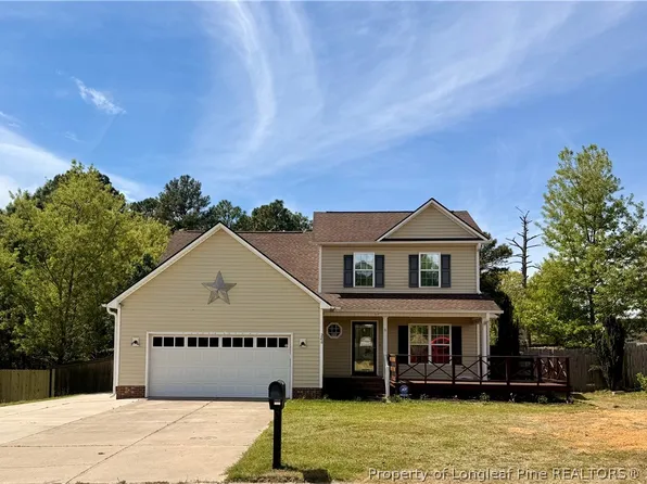 246 Fallingleaf Dr, Raeford, NC 28376