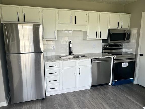 3rd image of 3552 Chesapeake Dr #3552