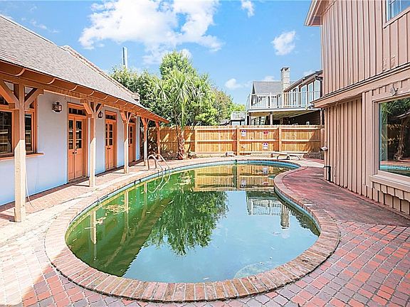 2nd image of 3641 Red Oak Ct