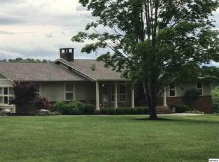 135 Overlook Dr, Sevierville, TN 37876