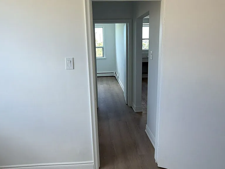 9 Allenby Ave #4 — Photo 6