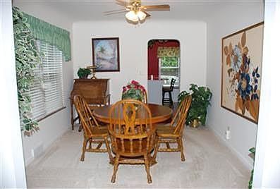 4th image of 6262 Benneville St