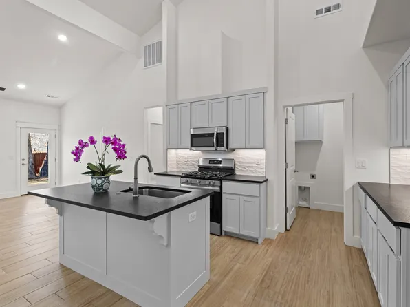 718 Sun Meadows Loop, Centerton, AR 72719