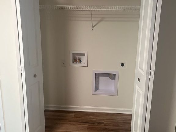 5th image of 613 E Pike St