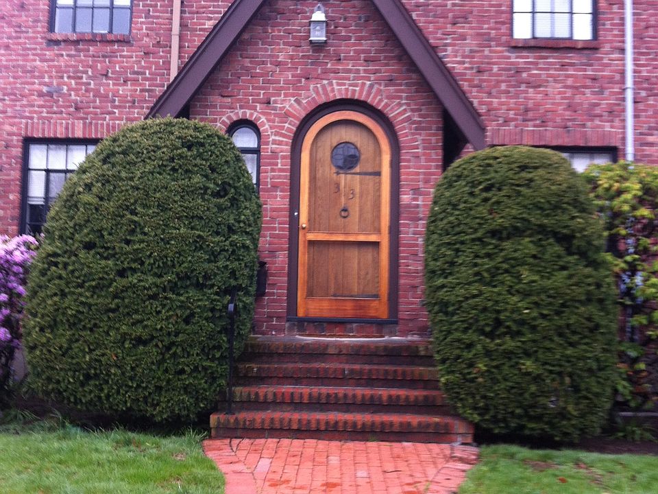 2nd image of 313 Pleasant St