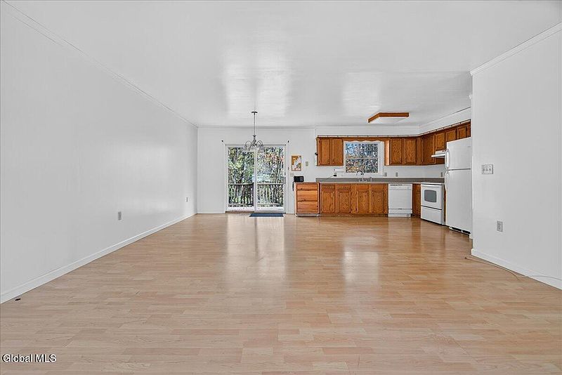 4th image of 26 Northwood Drive