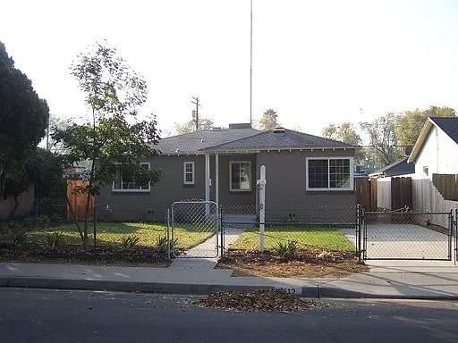 1412 Teresa St photo 1