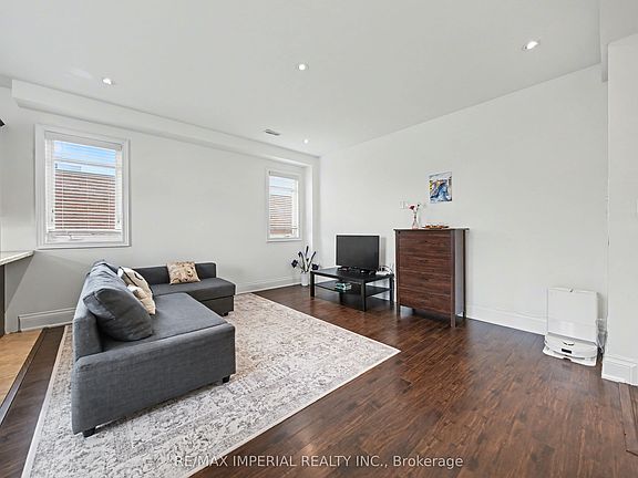 4th image of 2964 Islington Ave #2
