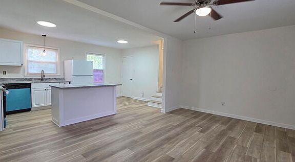 2nd image of 5490 Glenview Dr