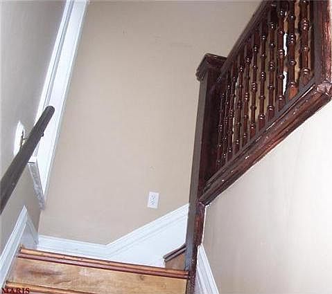 5th image of 7552 Woodland Ave