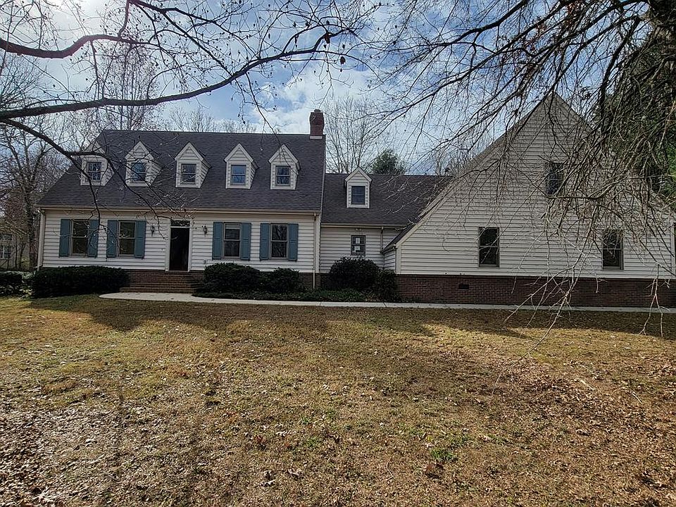 1st image of 972 Laurel Cir