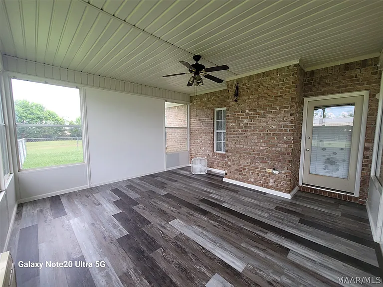 77 Groves Ln — Photo 34